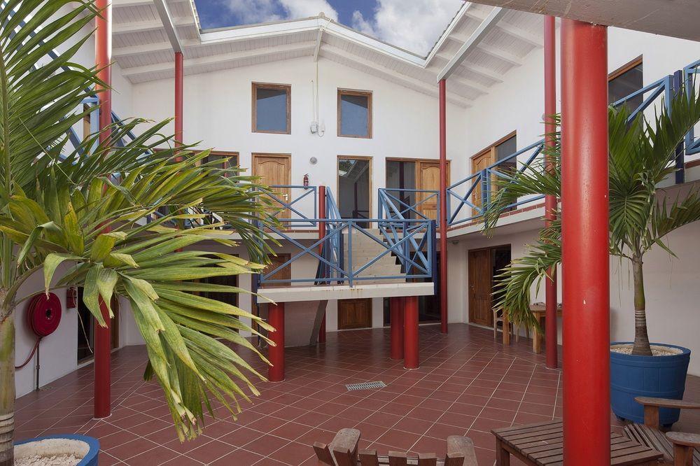 The Ritz Hostel Willemstad Eksteriør bilde